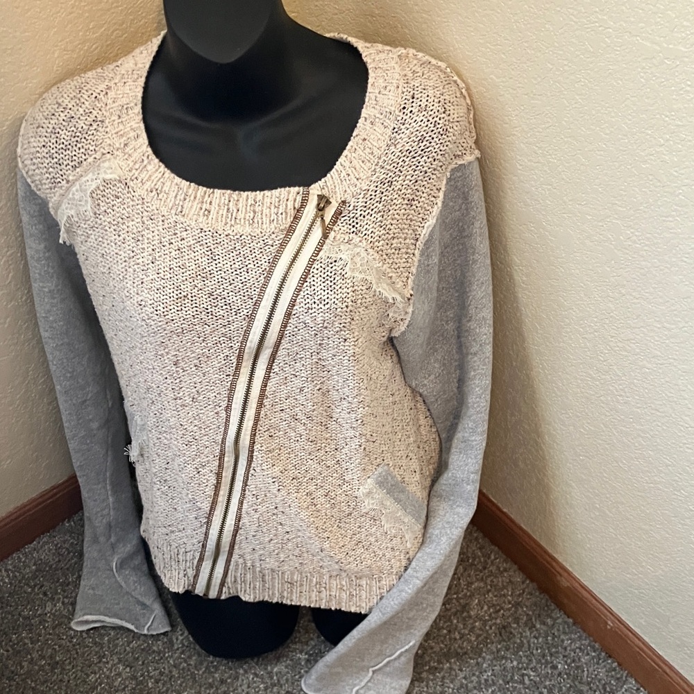 BKE women’s sweater
